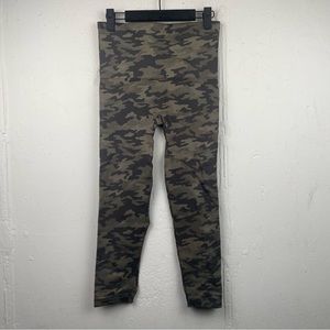 SPANX Look At Me Now Cropped Leggings Green Camo Large